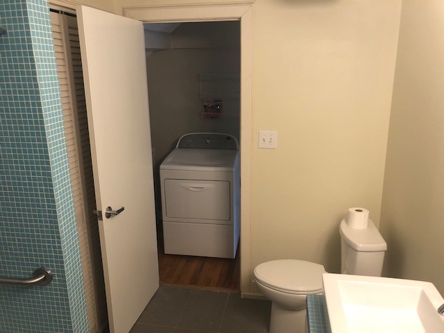 Washer dryer off Bathroom & Bedroom - 323 W Main St