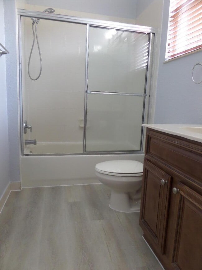 Building Photo - 829 Pipers Cay Dr