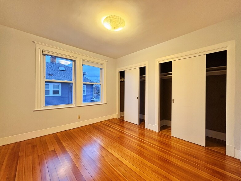 Building Photo - 253 Humphrey St