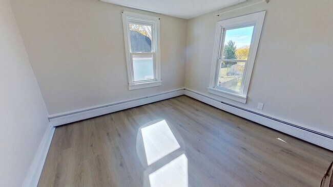 Building Photo - Beautifully Styled Colonial Home with Upgrades!