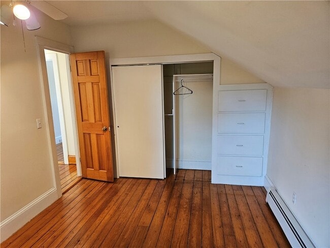 Building Photo - 10 Cherry St