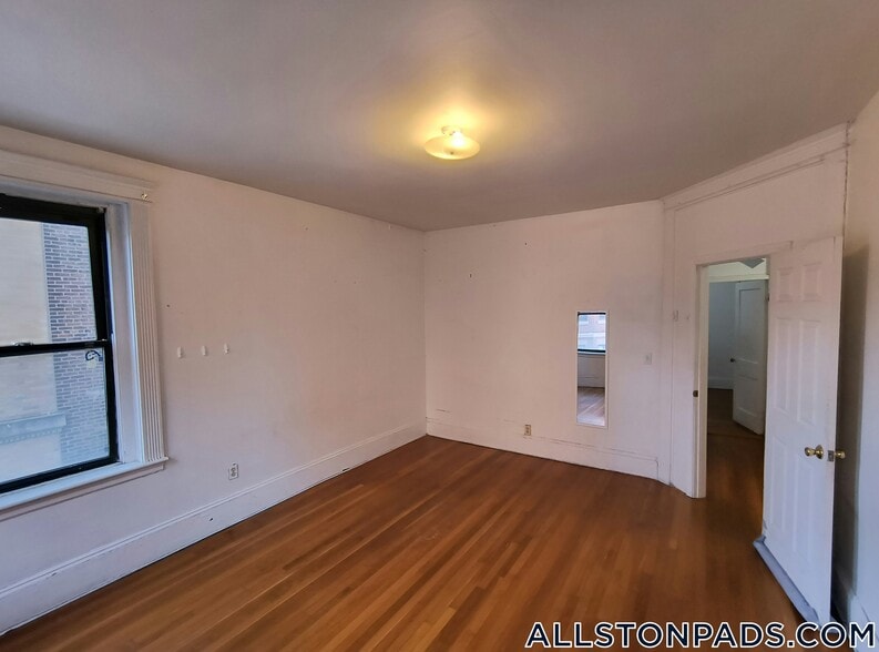 Building Photo - 1254 Commonwealth Ave