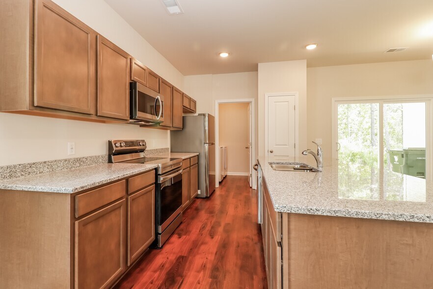 Building Photo - 129 Morning Line Dr