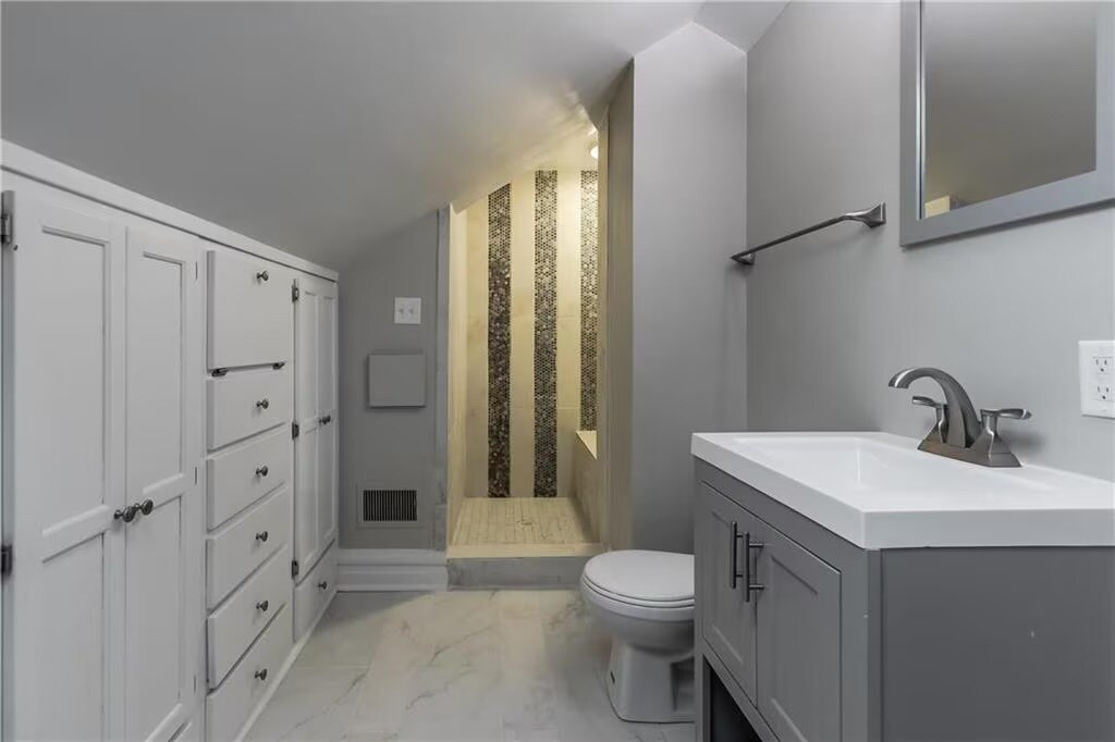 Building Photo - 3535 Jefferson St