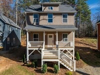 Building Photo - Charming Brand-New Contemporary Home in Black Mountain