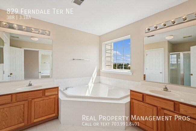 Building Photo - 829 Ferndale Terrace NE