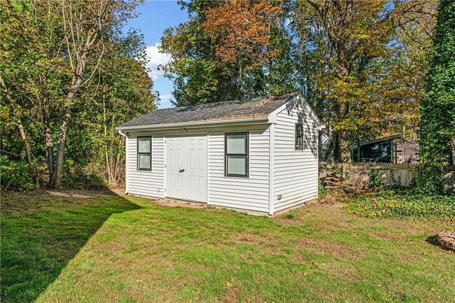 Building Photo - 34 Read Ave