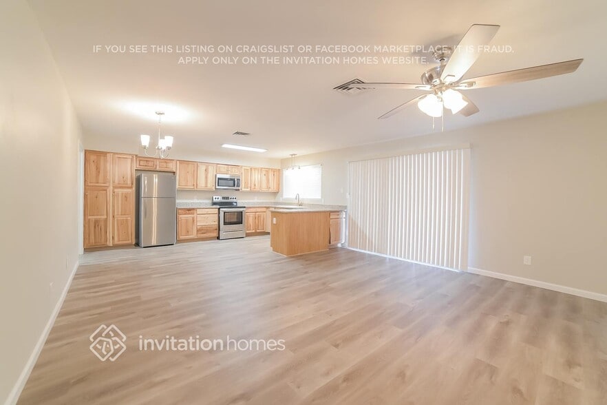 Building Photo - 3608 W Grovers Ave