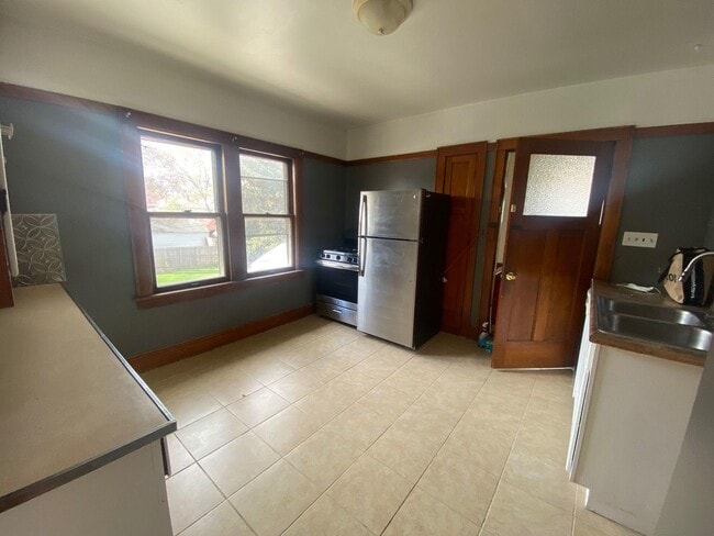 Building Photo - 2259 N 72nd St