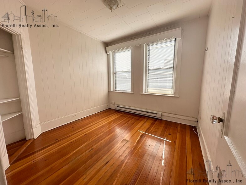Building Photo - 22 Henchman St