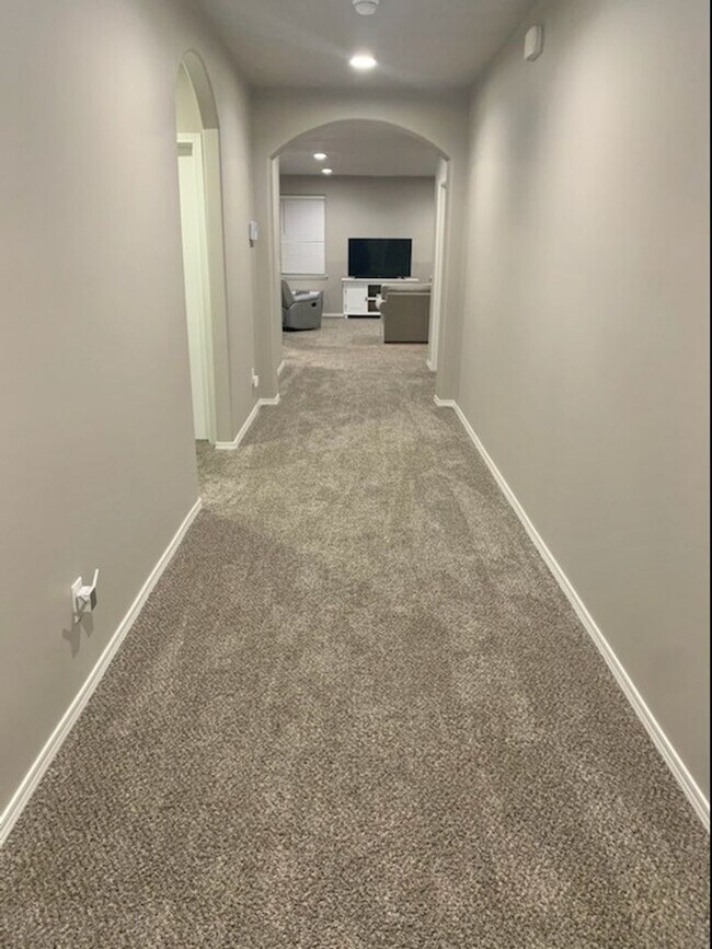 Building Photo - Beautiful 3 Bedroom Home in Moses Lake