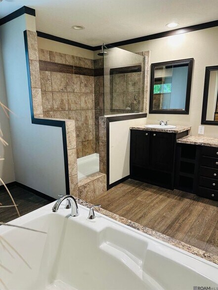 Building Photo - 36363 Big Oak Dr