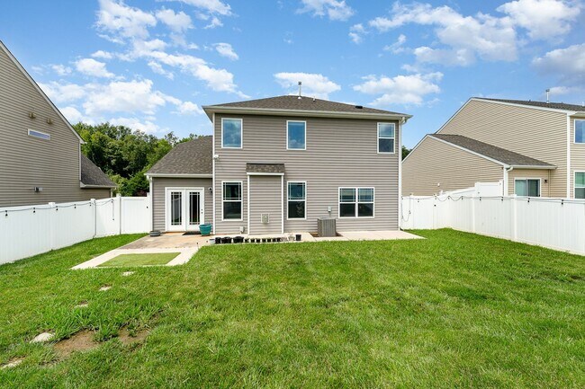 Building Photo - Beautiful 4/3 in High Point