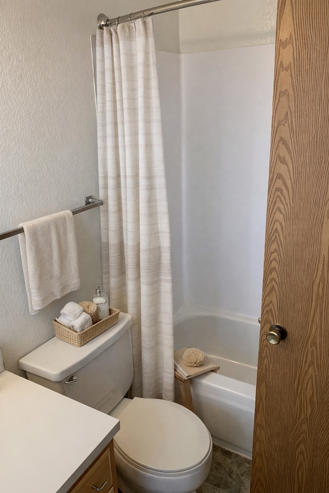 Building Photo - Pra3402