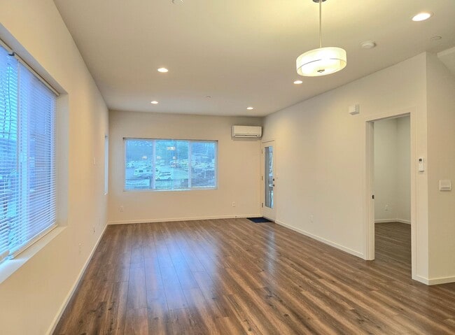 Building Photo - 4 Bedroom Home in Monroe Available Now!