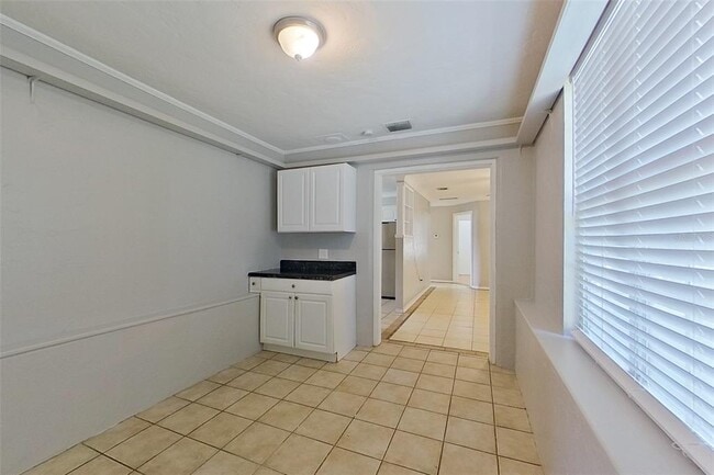 Building Photo - 5140 17th Ave N