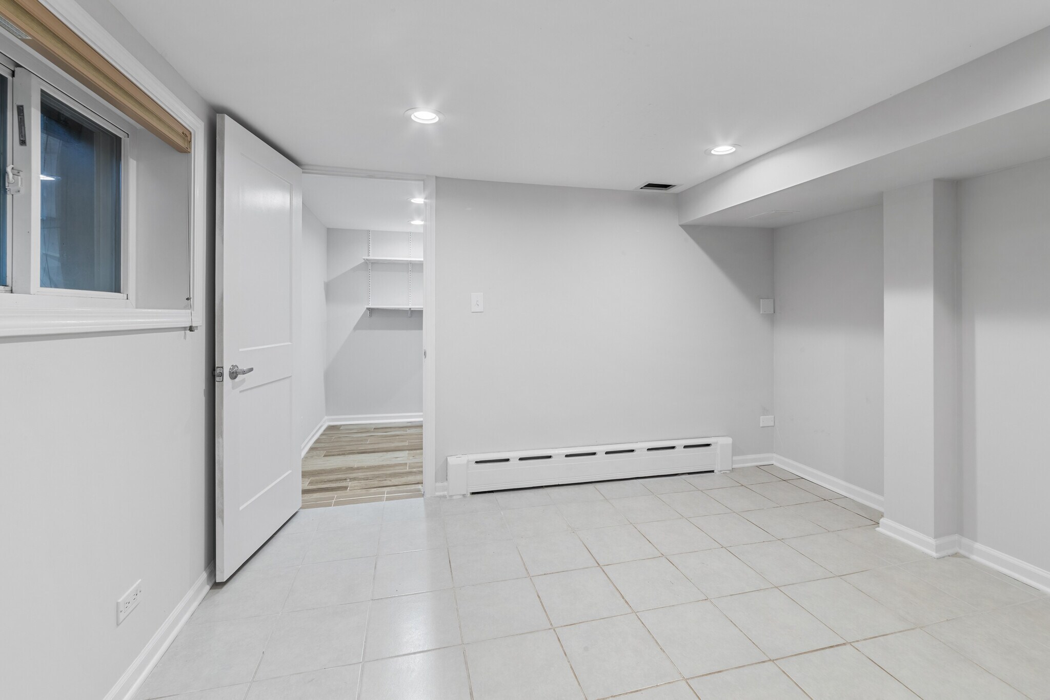 Building Photo - 2152 W Agatite Ave