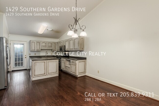 Building Photo - 1429 Southern Gardens Dr