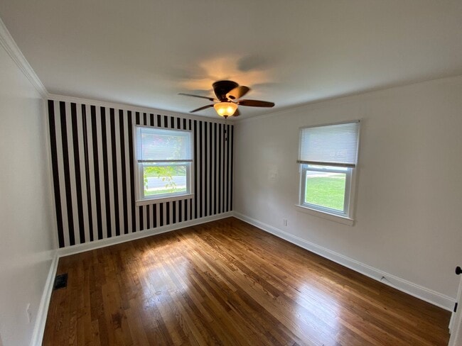 Building Photo - Cozy Ranch style home located in the Sedgefield Community !