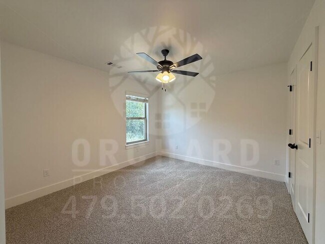 Building Photo - Bella Vista Single-Family Home- 3 Bed/ 2 B...