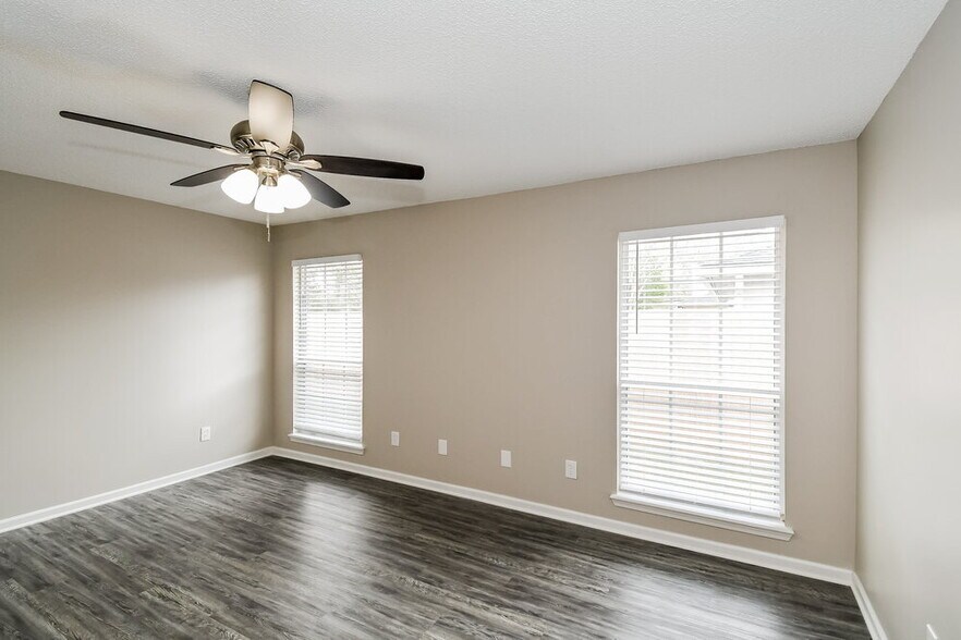 Building Photo - 7554 Fawn Lake Dr S