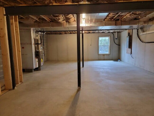 Building Photo - 12 Burk Ct