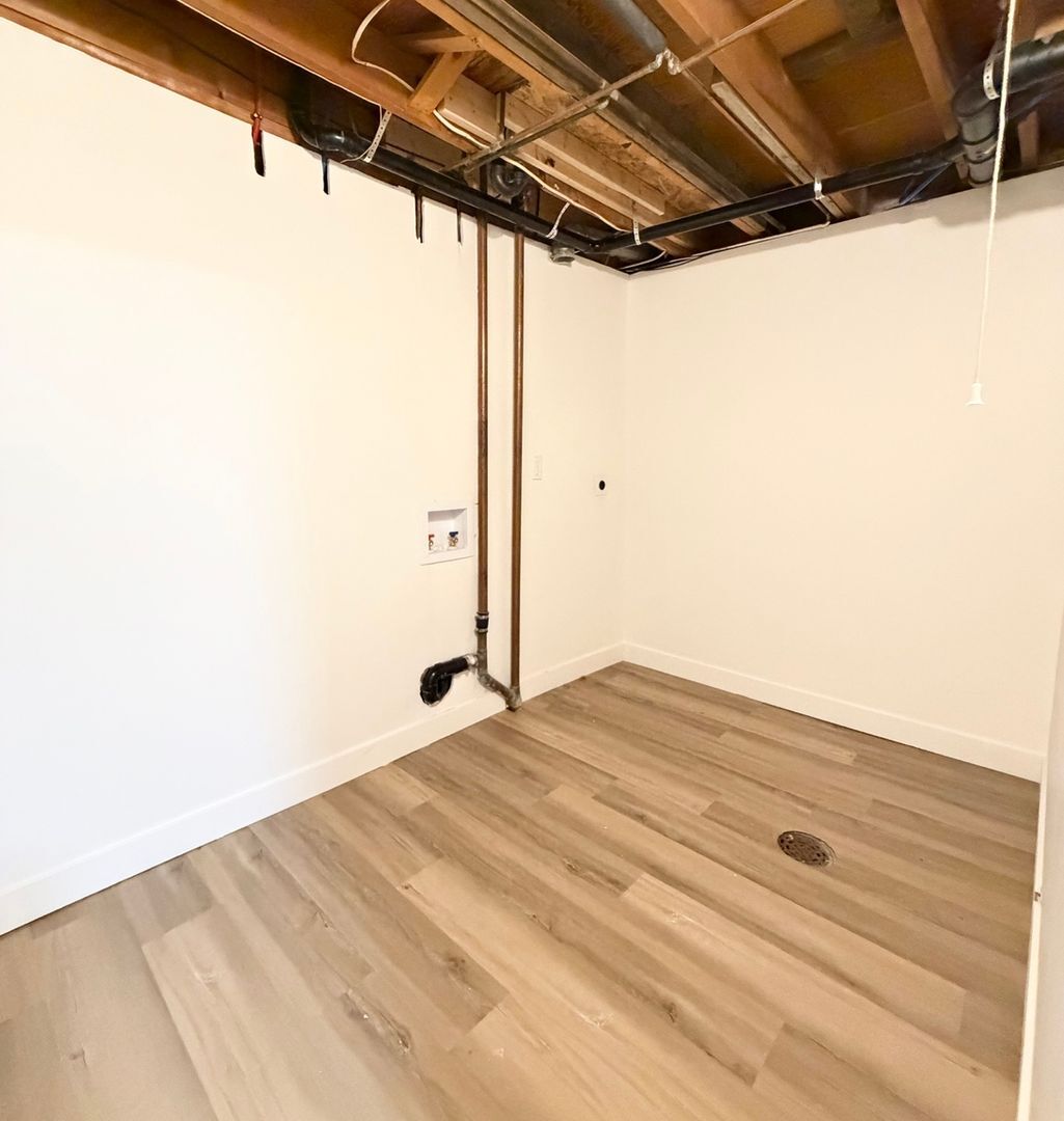 Building Photo - 8548 W 62nd Pl