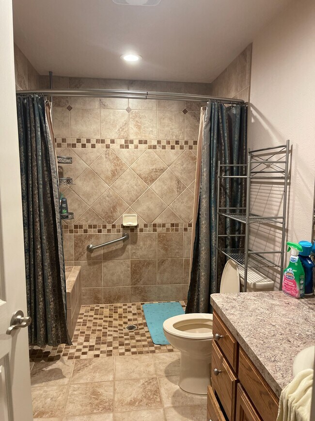 Building Photo - 249 Crescent St