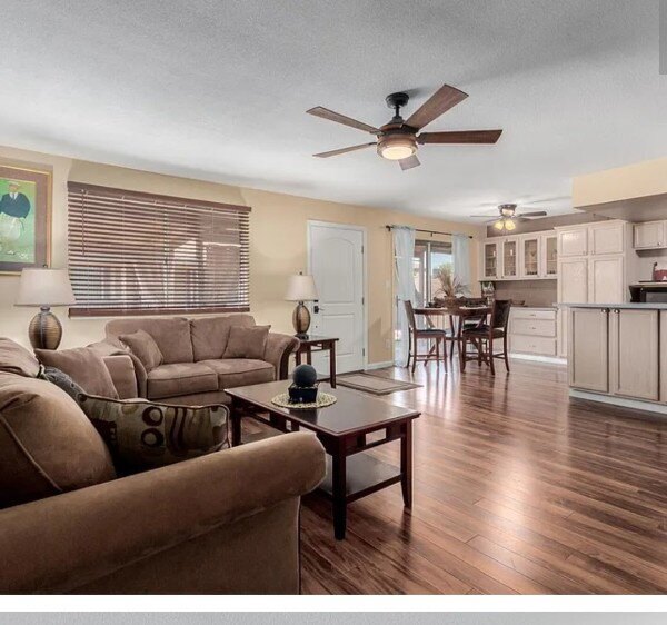 Building Photo - "Charming 2-Bedroom Oasis with 1 Bath in the Heart of Scottsdale!"