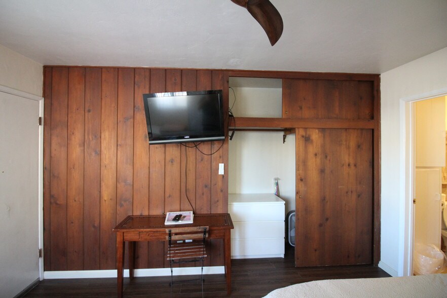 Building Photo - 2826 Mission Blvd