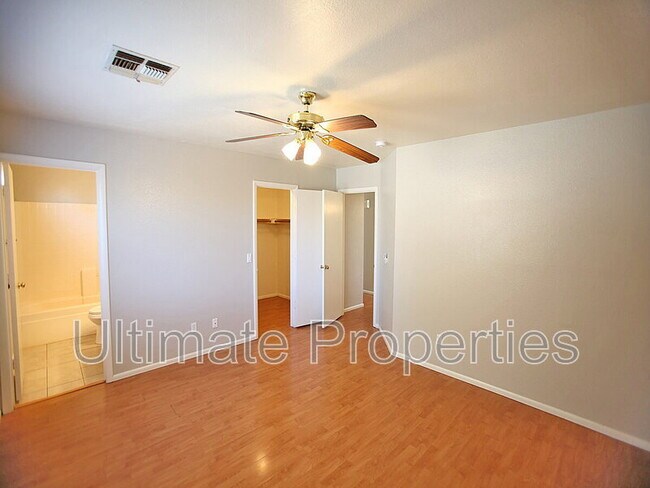 Building Photo - 4634 N 84th Ln