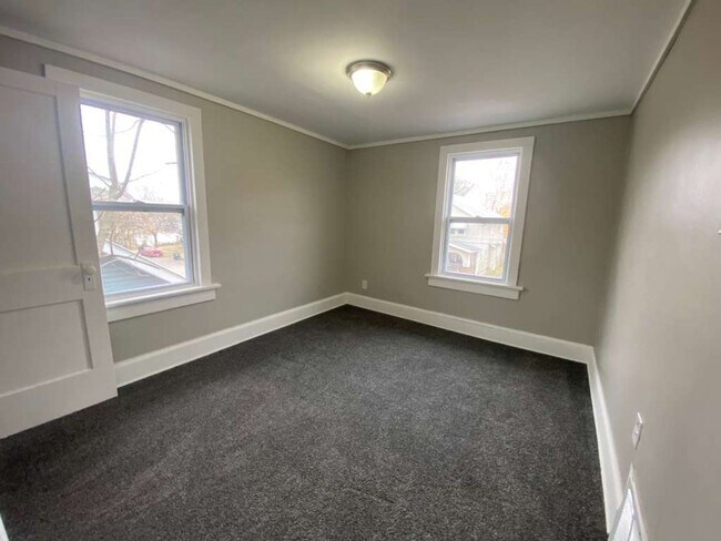 Building Photo - Spacious Single-Family Home – Great Location – Immediate Move-In!