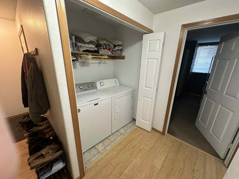 Building Photo - 663 NE 162nd Ave