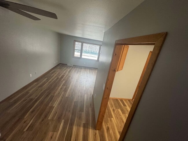 Building Photo - 821 Island Ct