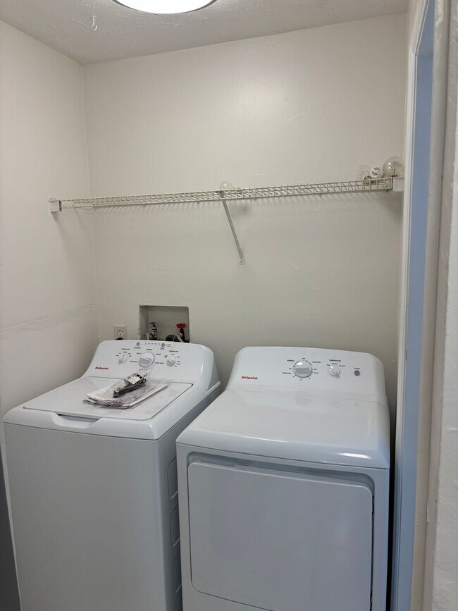 Building Photo - 322 Canal Rd