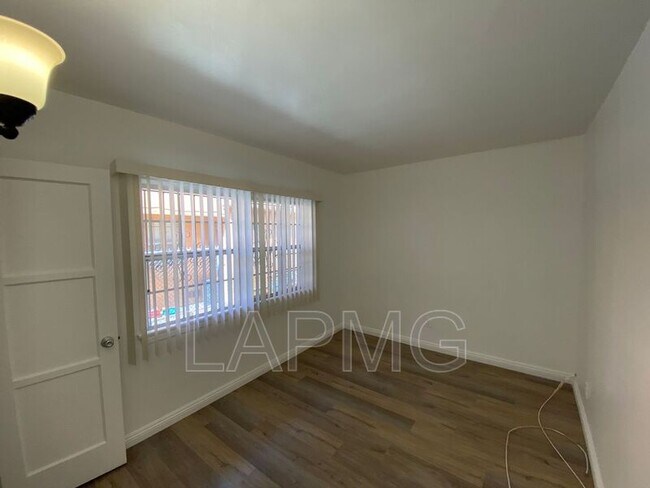 Building Photo - 4080-4084 Leimert Blvd
