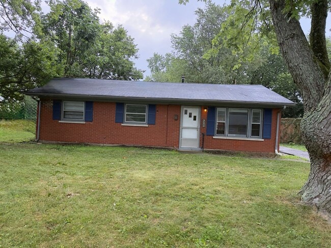 Building Photo - Cute house with a fenced in yard!