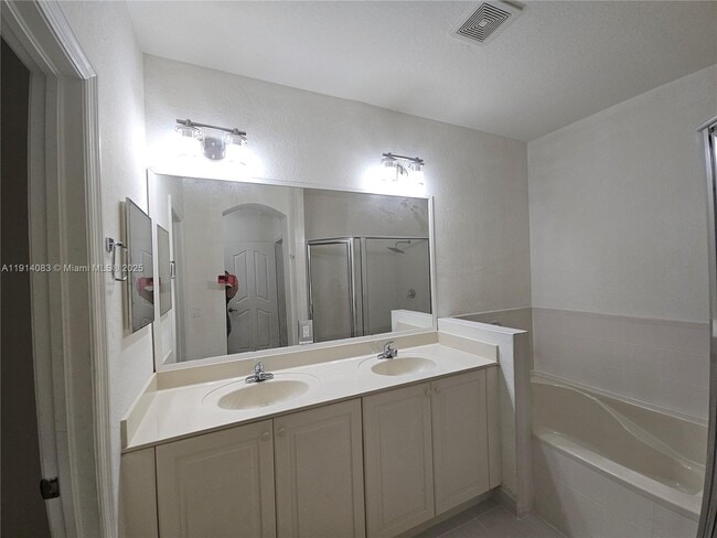 Building Photo - 11551 NW 79th Ln