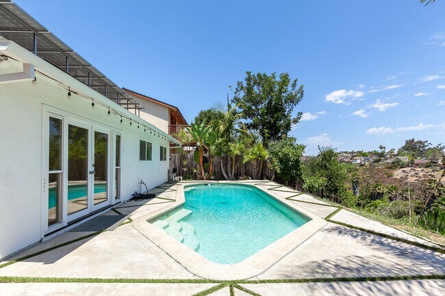 Building Photo - Welcome to Your Dream Home in Sunny San Di...