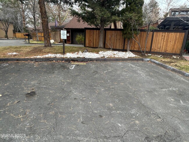 Building Photo - 655 E Riverview Cir