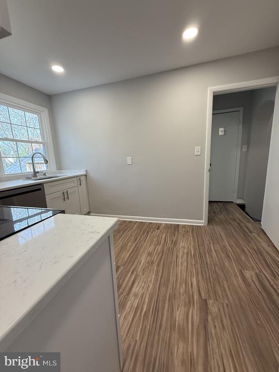 Building Photo - 510 Caroline St