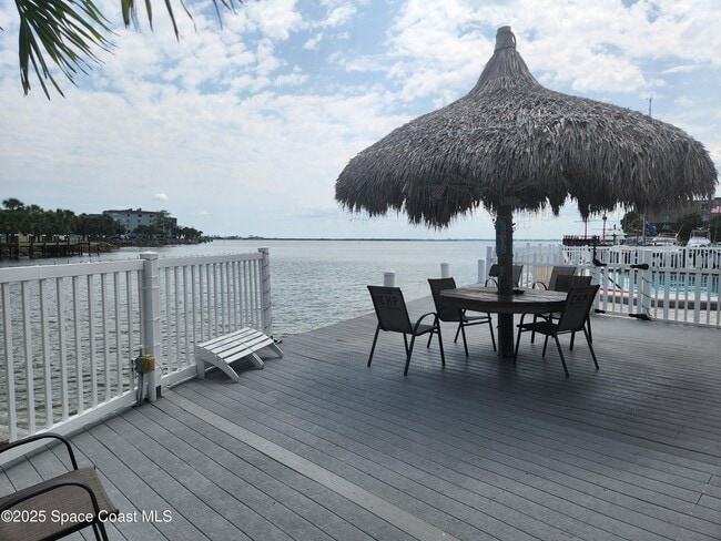 Building Photo - 390 W Cocoa Beach Causeway