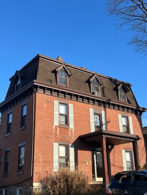 Building Photo - 1209 Lincoln Ave