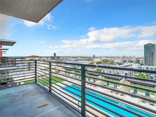 Building Photo - 1208 E Kennedy Blvd