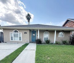 Building Photo - 3024 Corinne Dr