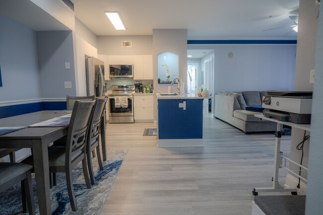 Building Photo - 3/2~Soho St ~ Resort Style Living!!!