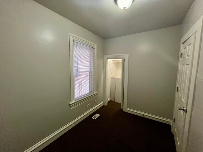 Building Photo - 3535 S Lowe Ave