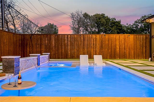 Building Photo - 3111 Hedgerow Dr