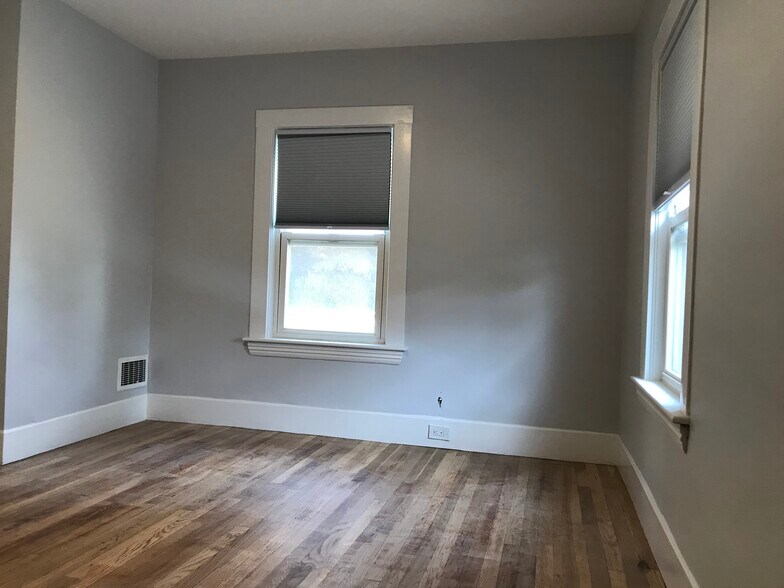 Building Photo - 15 Montvale Ave
