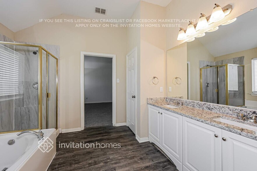 Building Photo - 5237 Bay View Dr